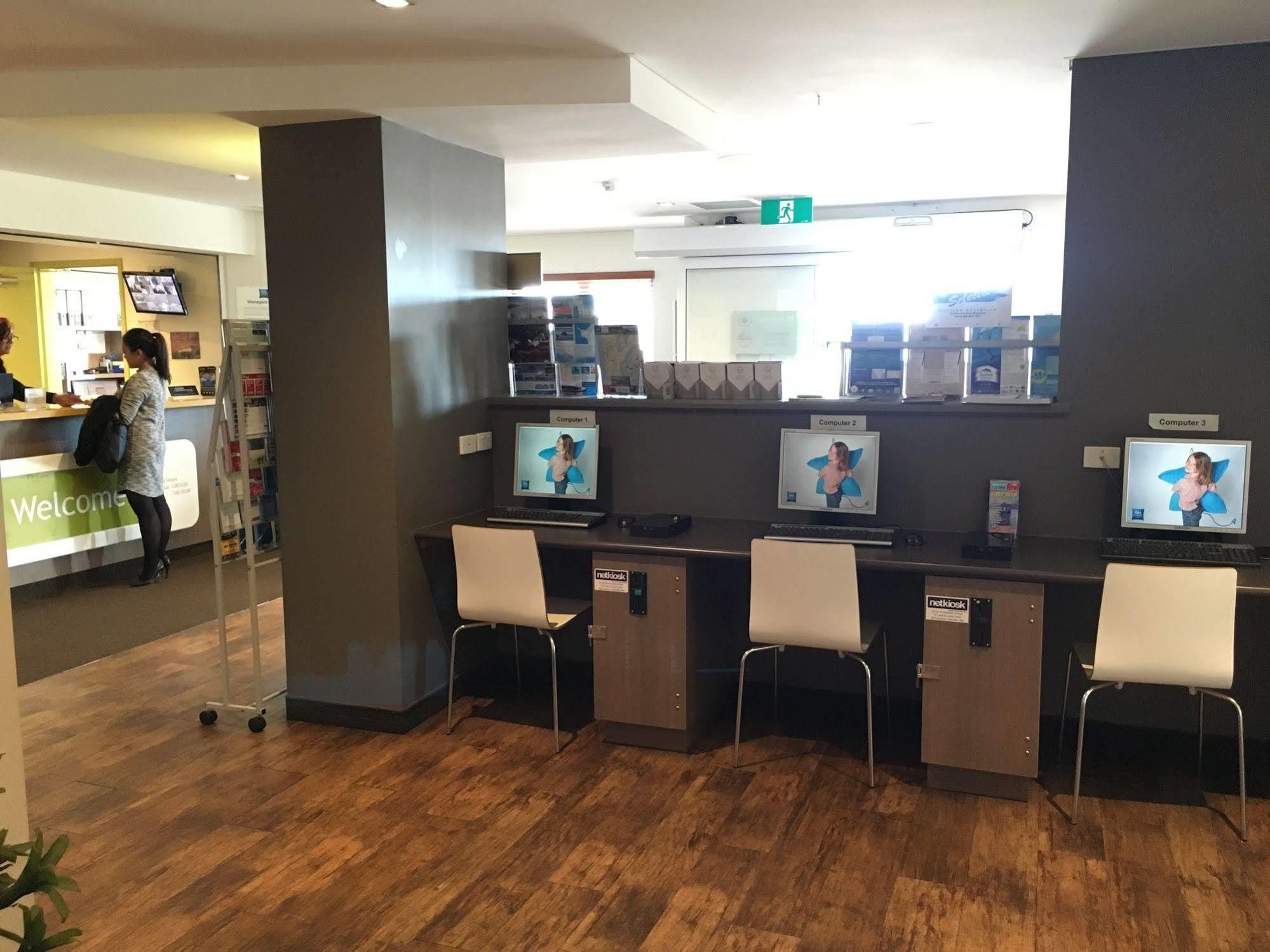 Ibis Budget Perth Airport Экстерьер фото