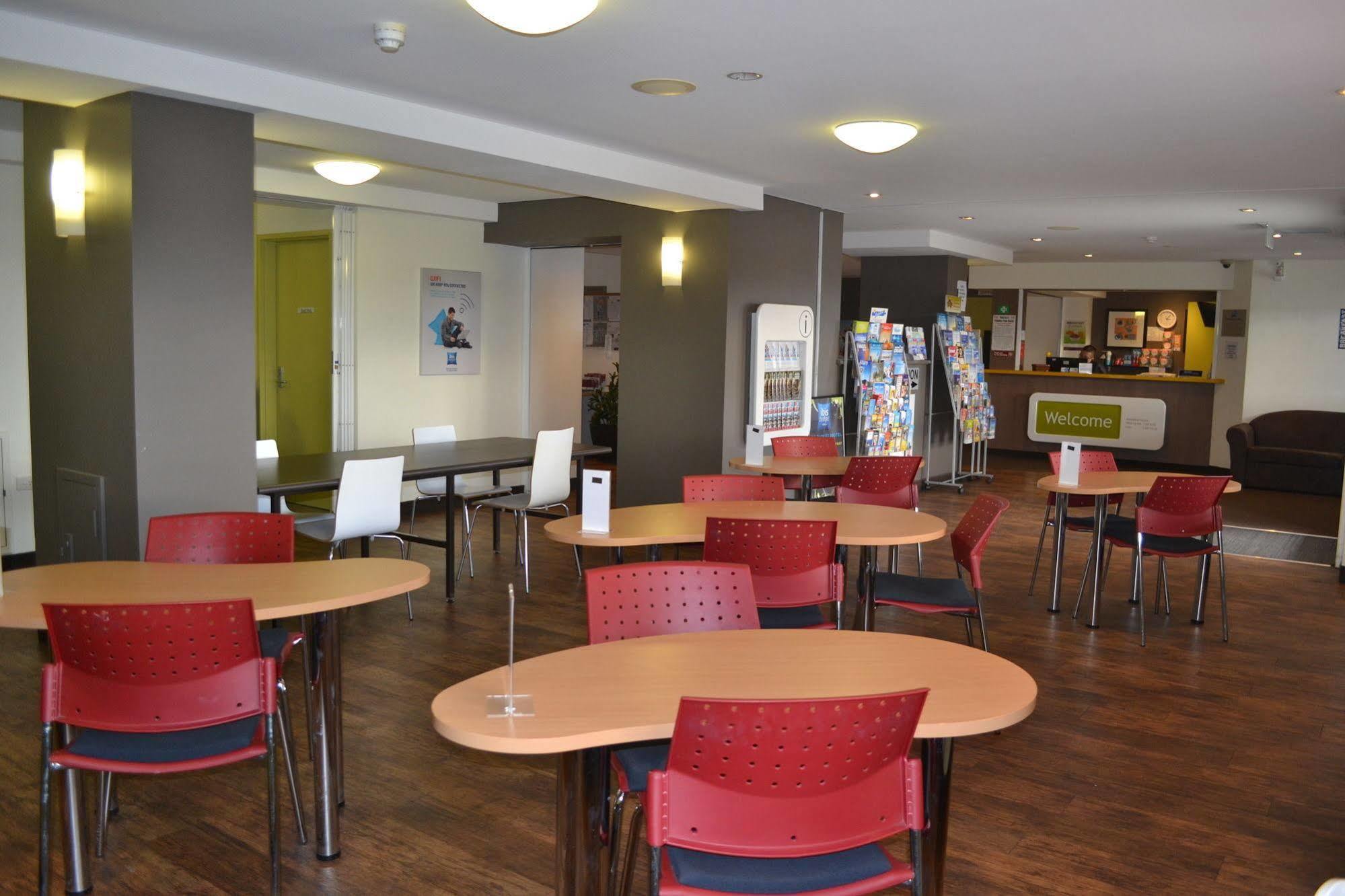Ibis Budget Perth Airport Экстерьер фото