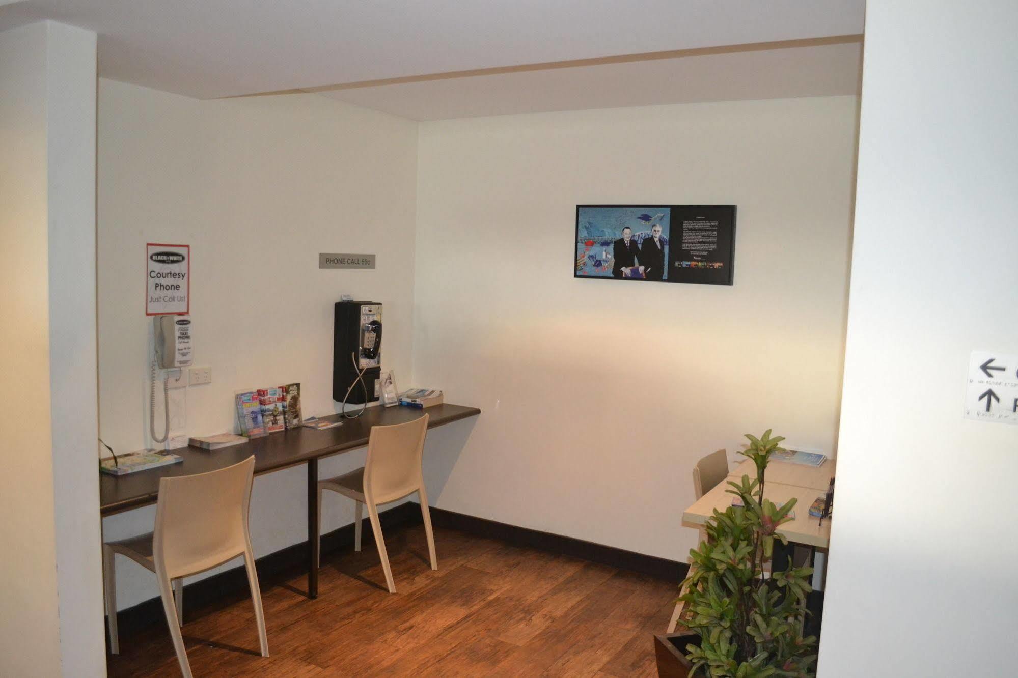 Ibis Budget Perth Airport Экстерьер фото
